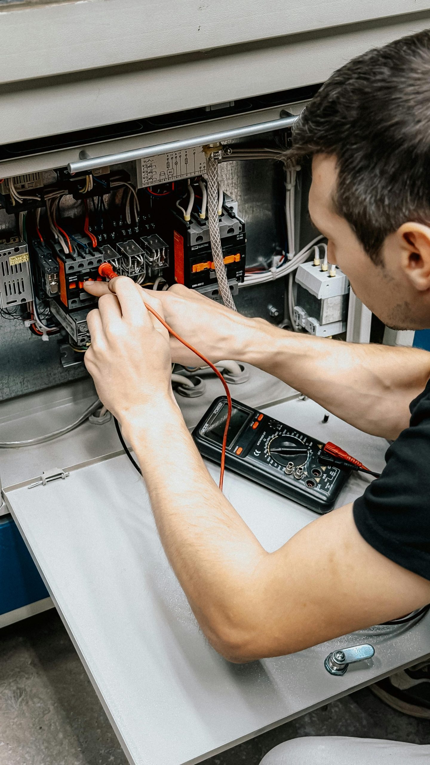 You are currently viewing Top 3 Reasons to Choose ProLectric Electrical Contractors, Inc. for Your Electrical Repairs and Upgrades in Savannah